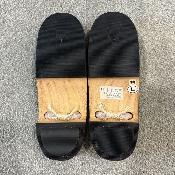 NWOT Japanese Traditional Women's Wooden Sandals with Pink Straps Size 5-6 - Picture 4 of 5